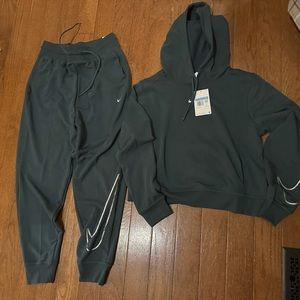 Dry fit Nike Outfit with Tags